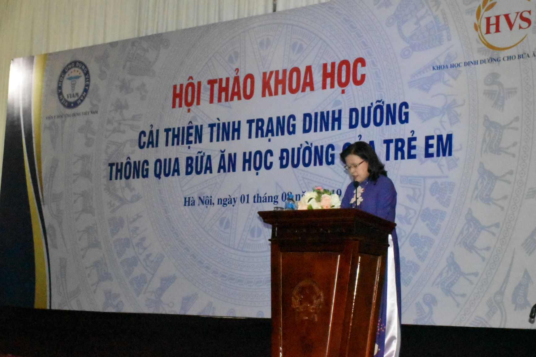 PGs. Ts Nguyễn Thị Xuyên - Chủ tịch Tổng hội Y học ứng dụng phát biểu tại Hội thảo