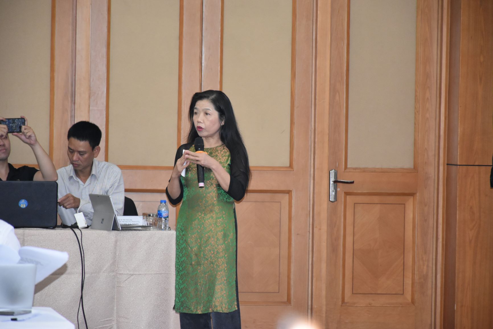  PGS. TS Lê Bạch Mai - Nguyên Phó Viện trưởng Viện Dinh dưỡng báo cáo tại Hội thảo