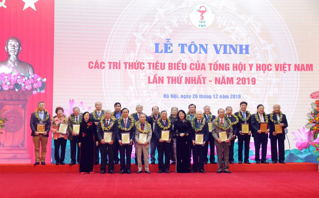 Lễ tôn danh tri thức tiêu biểu của Tổng hội y học Việt Nam